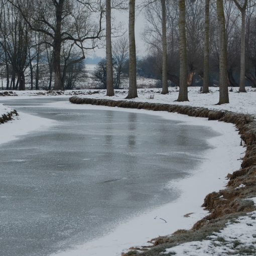 картинка "Замерзшая река" образ декабря 2017