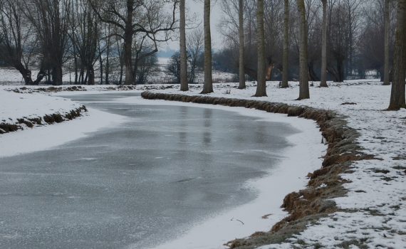 картинка "Замерзшая река" образ декабря 2017