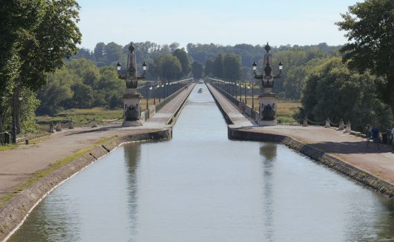 картинка-образ-месяца-янской-воды-на-обезьяне